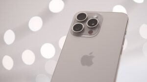 Read more about the article iPhone 15 Pro: Gaming Powerhouse with Console Ports and Customization