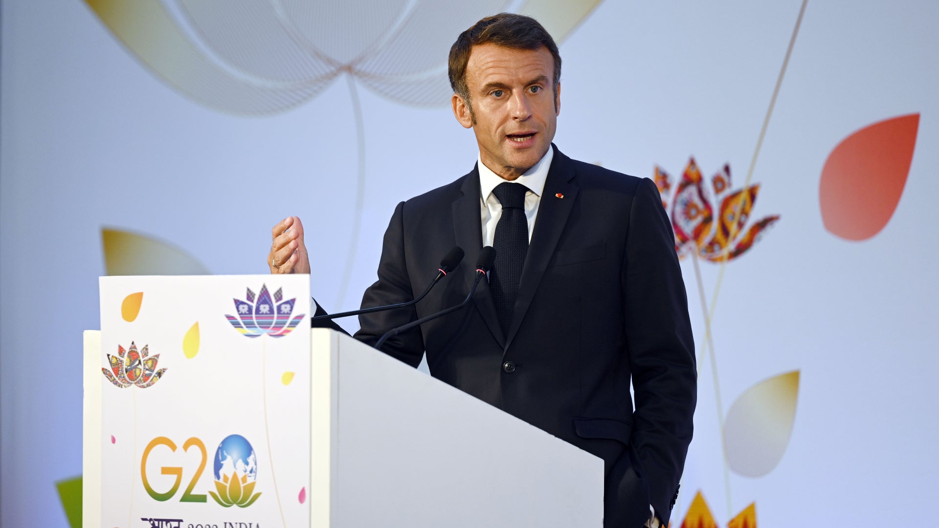You are currently viewing French President Emmanuel Macron Responds to Blaming Video Games for Riots